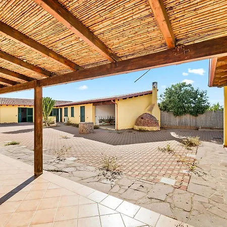 Vakantiehuis Sulcis 7 *