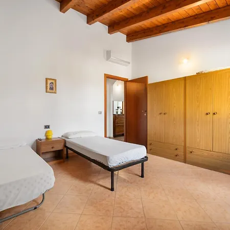 Vakantiehuis Sulcis 7 *